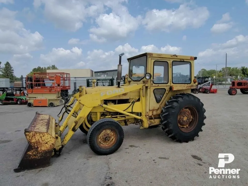 1973 Ford 3400 Tractor w/ Loader