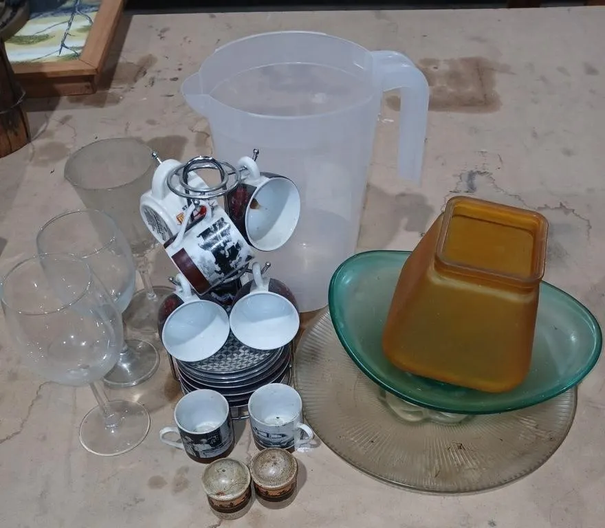 Bundle with Espresso cup/saucer set, Salt/Pepper