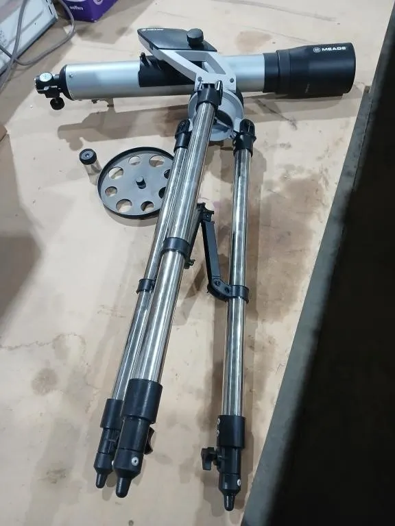 Meade refracting Telescope, 2 lenses, 70mm