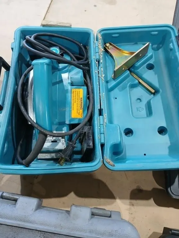 Makita N1900B Power planer in case