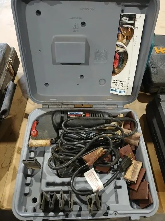 Dremel Variable speed contour sander in case