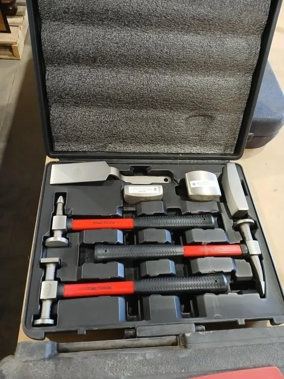 Mac Tools 7 piece Auto body repair kit in case