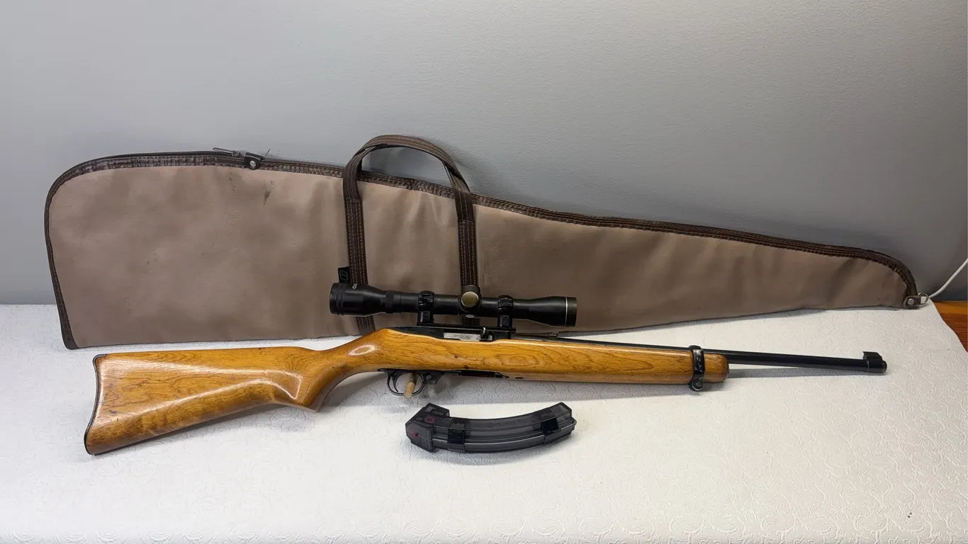 RUGER .22LR CARBINE SEMI-AUTO RIFLE W/CLIP & CASE 120-68804