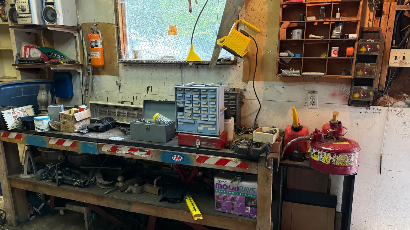 All Countertop and Wall Contents