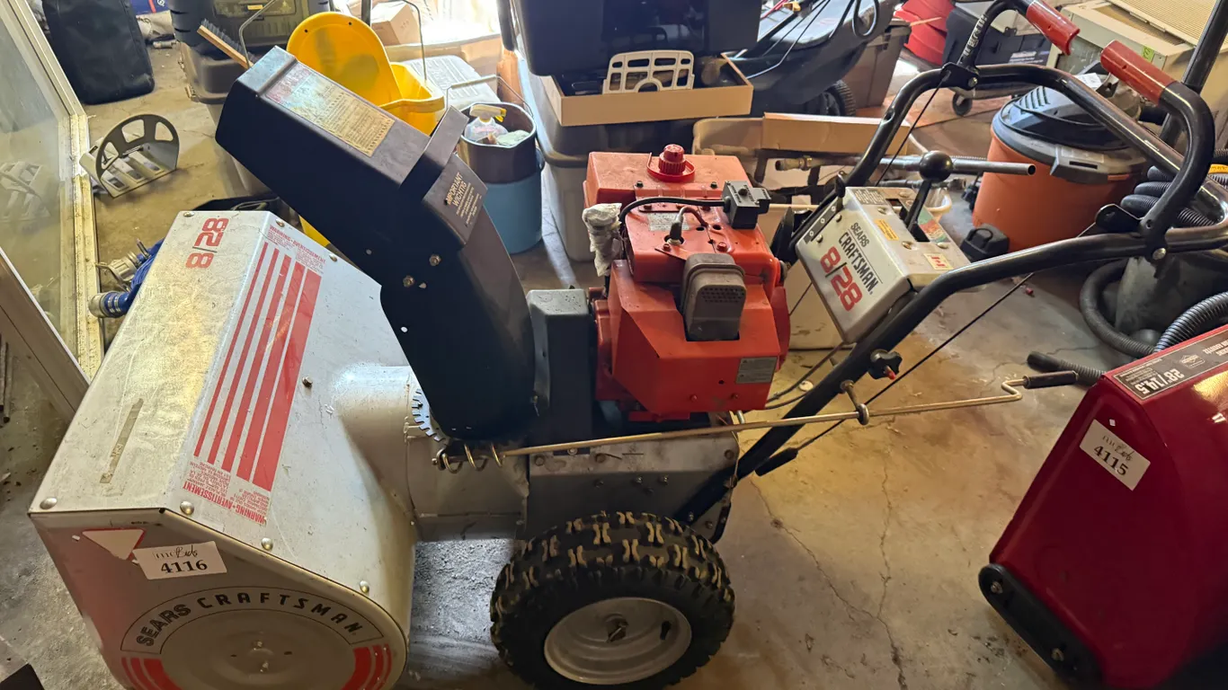 Sears Craftsman 8/28 Gas Powered Snow Blower, Model C950-52478-5