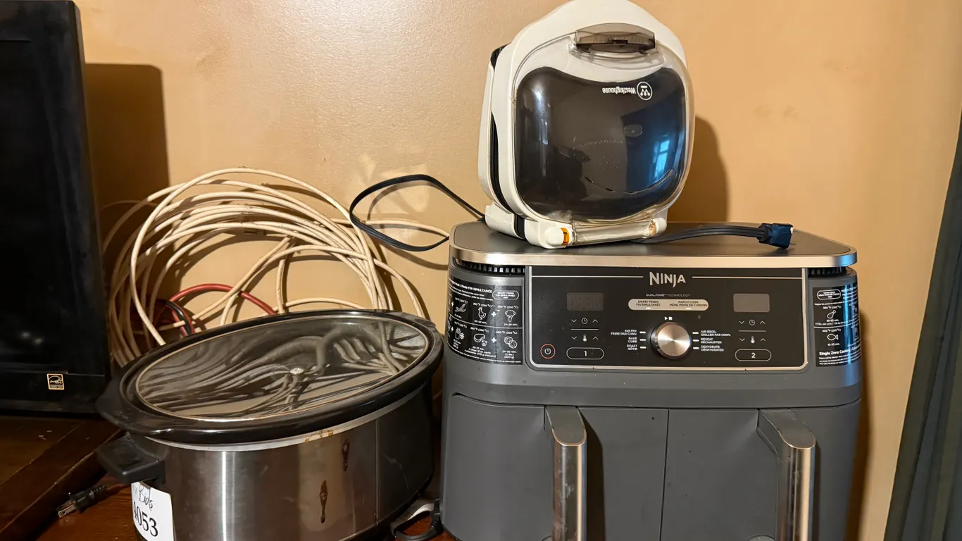 Ninja Dualzone Air Fryer, Toastmaster Slow Cooker and Westinghouse Sandwich Press