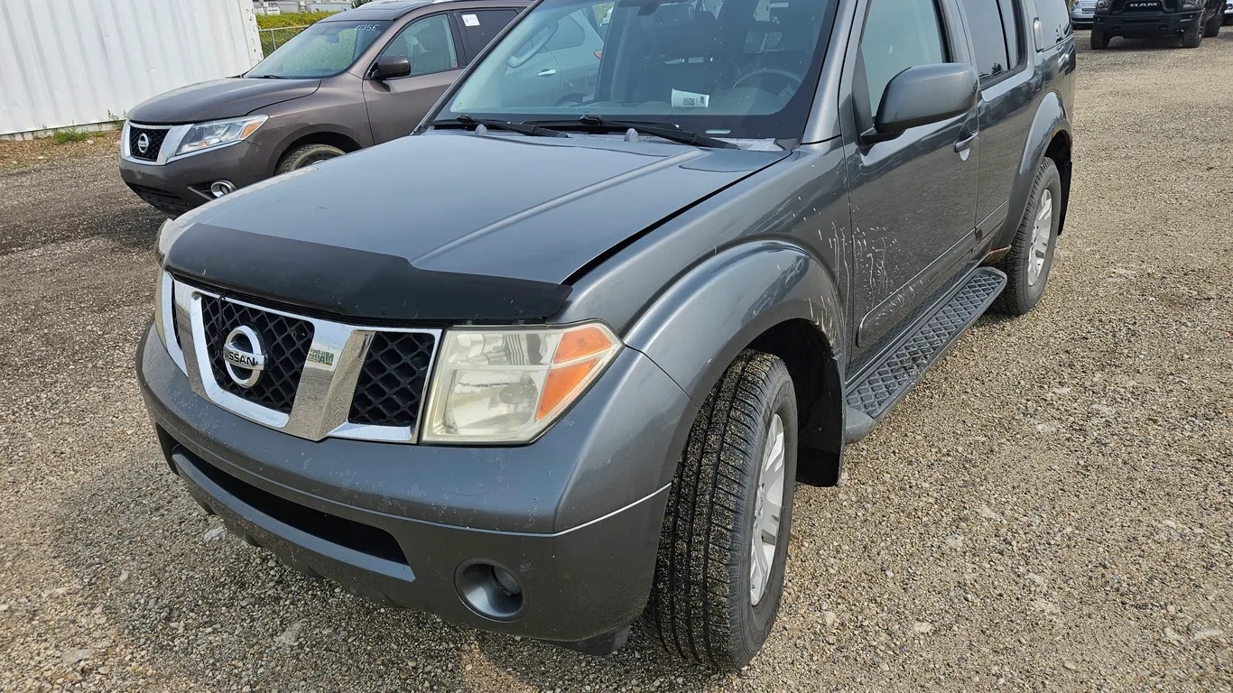 2006 Nissan Pathfinder LE 4dr SUV 4WD
