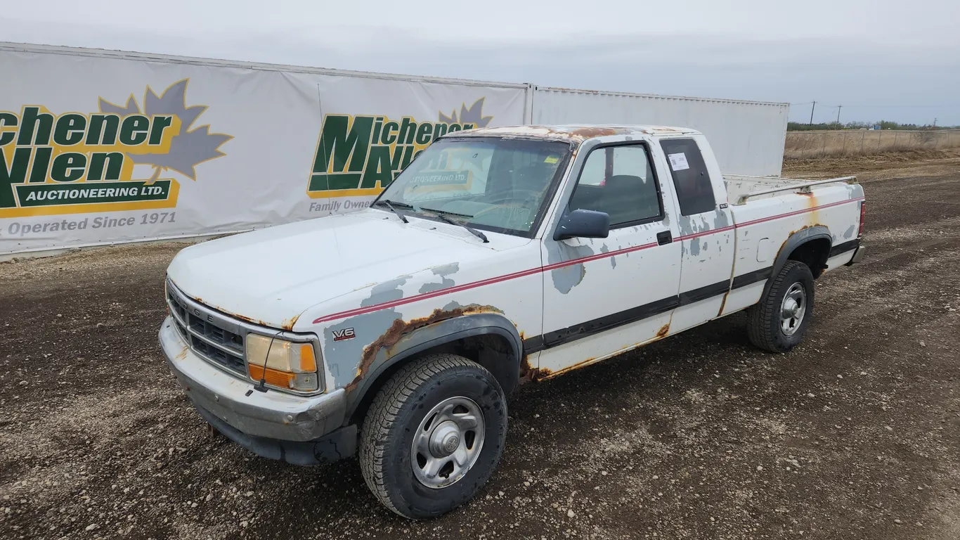 1994 Dodge Dakota 2dr Sport 4WD Extended Cab SB