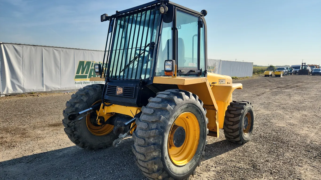 2011 JCB 950 10000 LBS Forklift