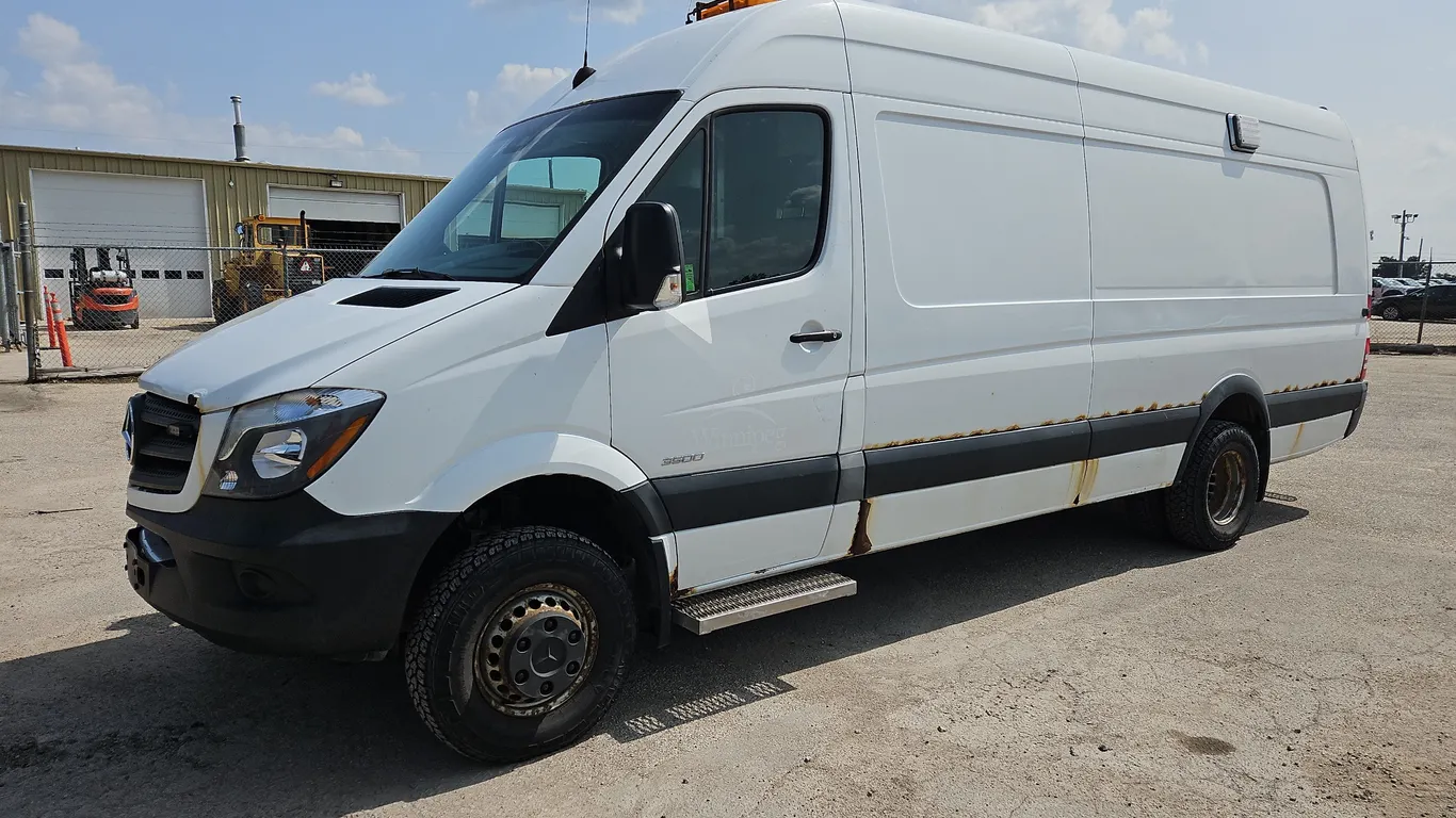 2016 Mercedes-Benz Sprinter 4x4 3500 V6 170 WB 3dr DRW Extended Cargo Van Cargo Van