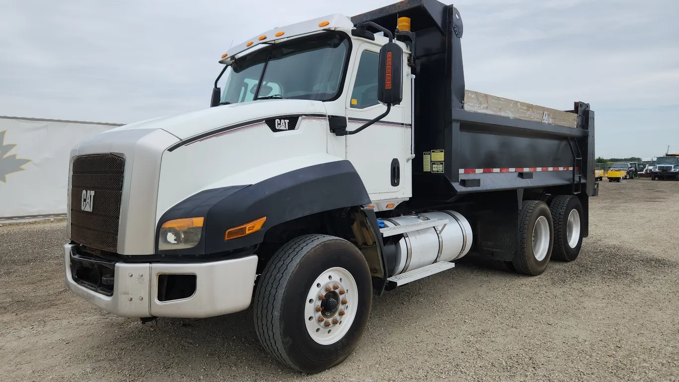 2015 Caterpillar CT660S T/A Dump Truck