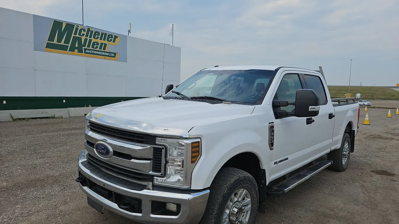 2018 Ford F-350 Super Duty 4x4 XL 4dr Crew Cab 6.8 ft. SB SRW Diesel