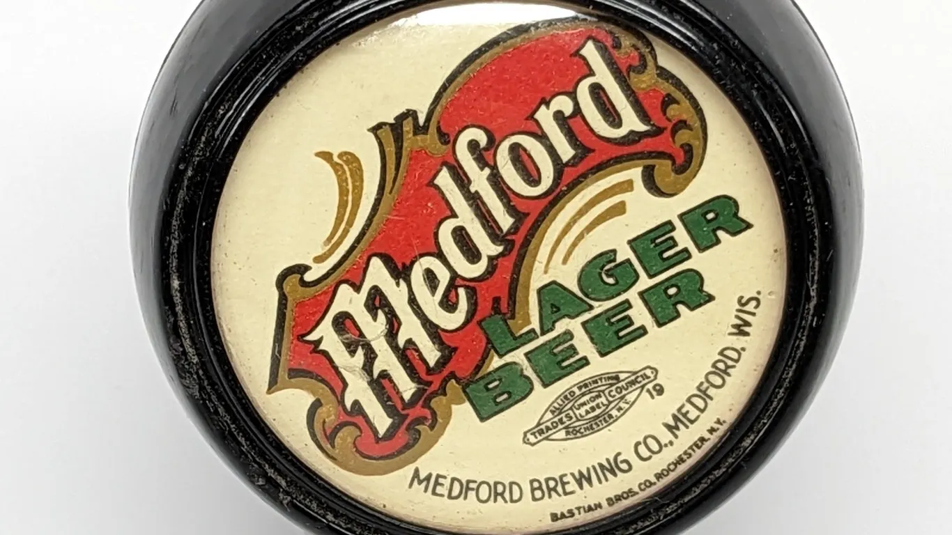 BALL TAP KNOB MEDFORD LAGER BEER MEDFORD WISCONSIN (BASTIAN BROS)