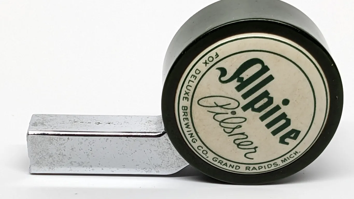 CATALIN BAKELITE BALL TAP KNOB ALPINE PILSNER BEER FOX DELUXE BREWING GRAND RAPIDS MICHIGAN