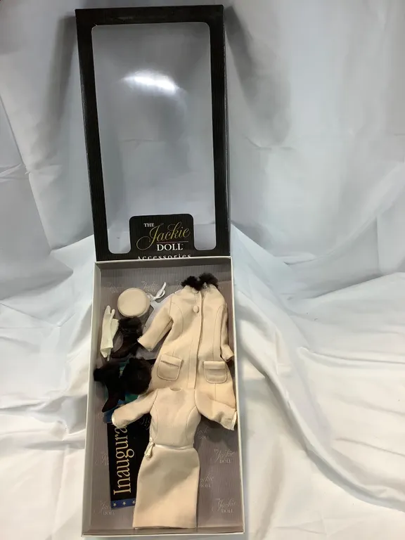 Jackie Kennedy OutFit