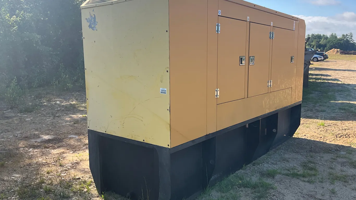 2000 OLYMPIAN D200P4 200 KW SKID MOUNTED GENERATOR SN: FAML009894