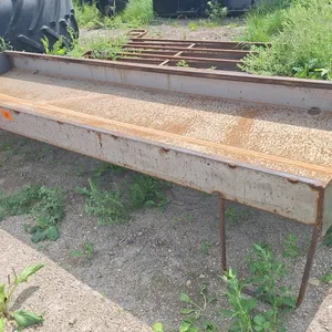 New feeder 10Ft L 33" W 21H