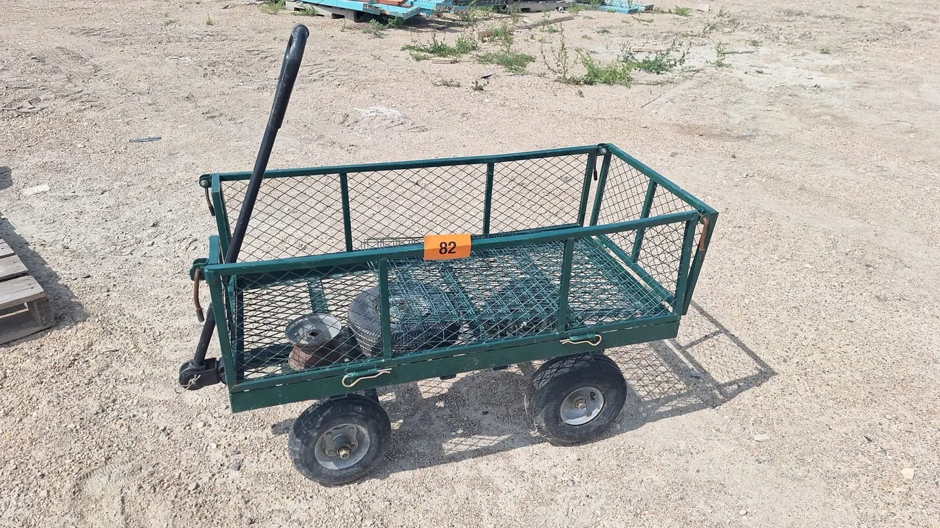 Green garden (Good condition) Comes with a spare tire