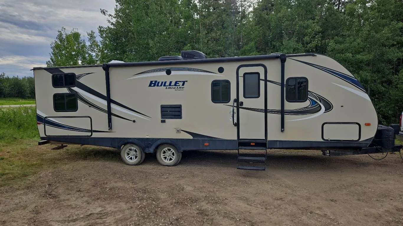 2017 Keystone Bullet 28 Foot RV