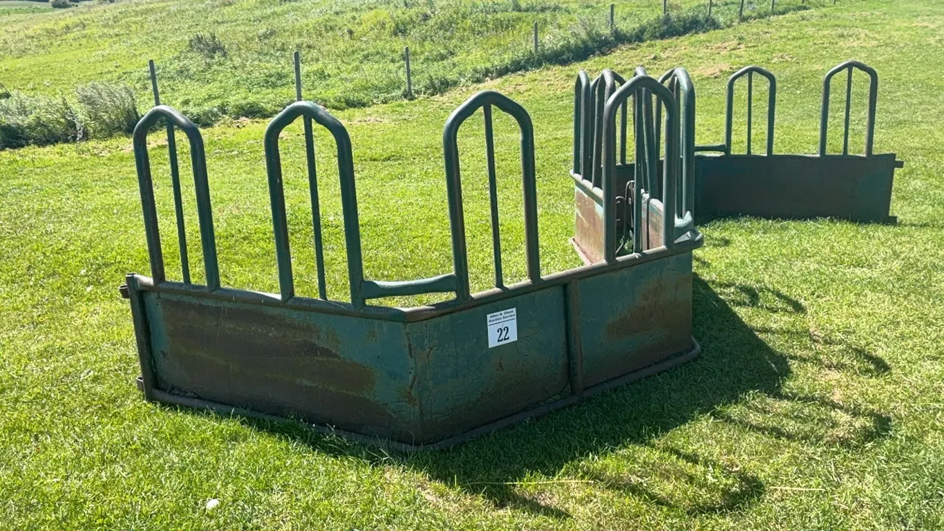 ROUND BALE FEEDER