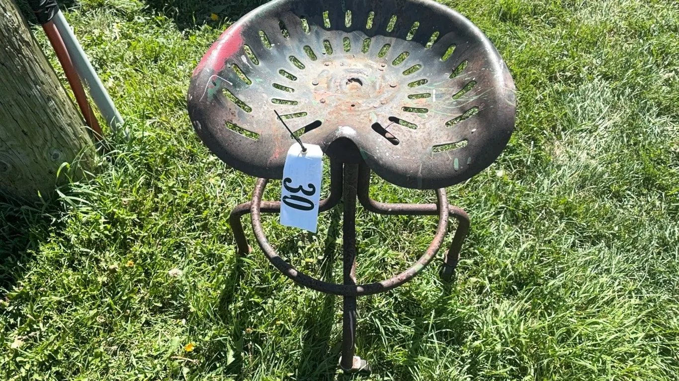 ANTIQUE TRACTOR SHOP SEAT