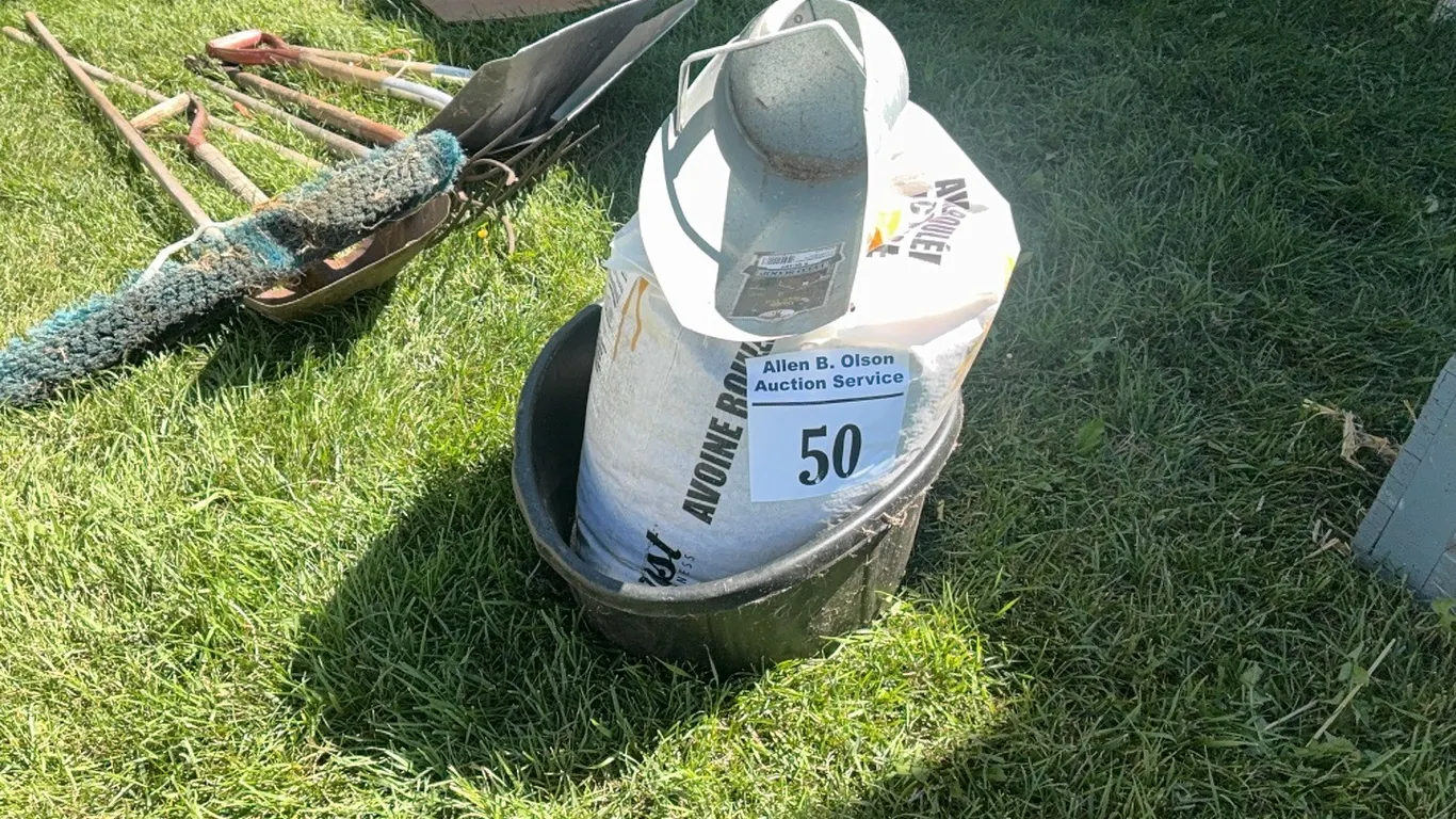1 BAG OF ROLLED OATS w/ MOLASSES, RUBBER FEEDER & METAL SCOOP