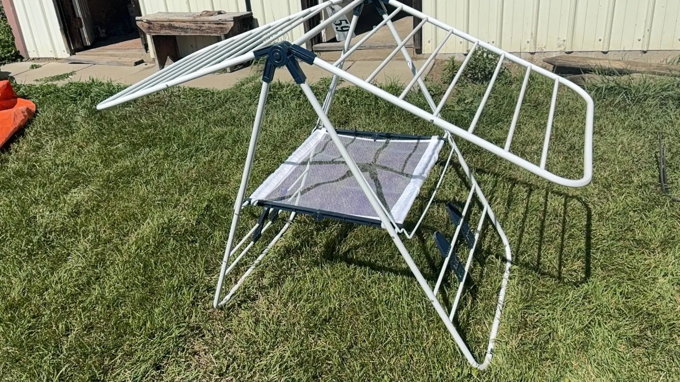 HORSE BLANKET DRYING RACK