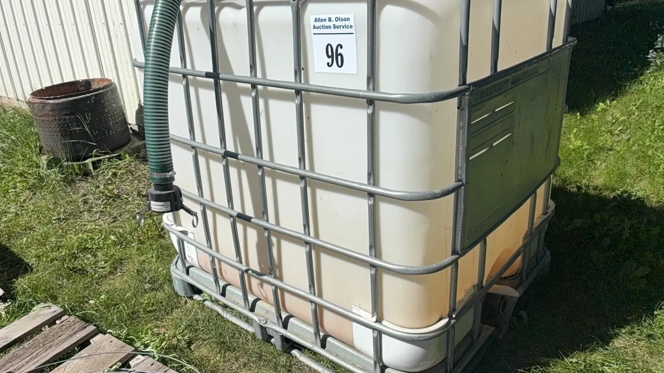 WATER TANK & HOSE