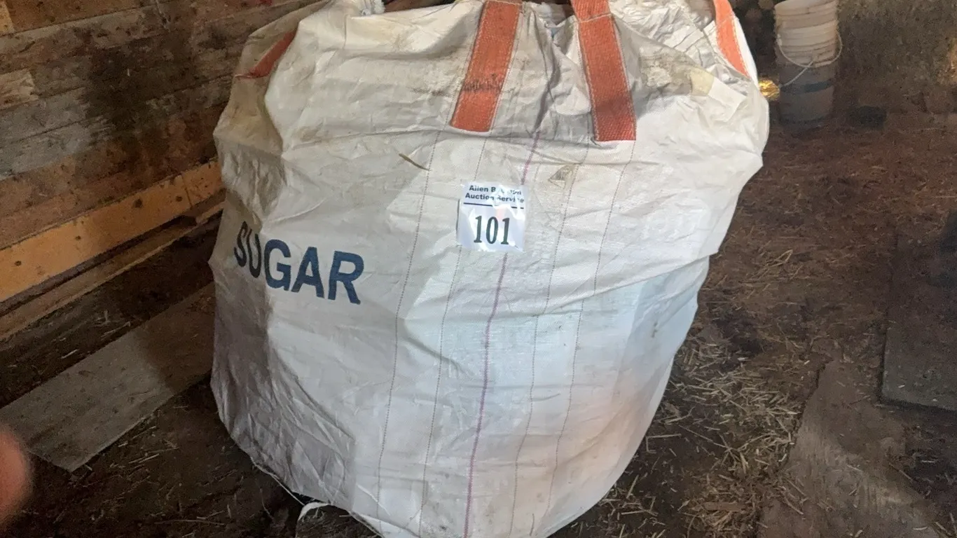 MINI BULK BAG OF FIREWOOD / LUMBER ENDS