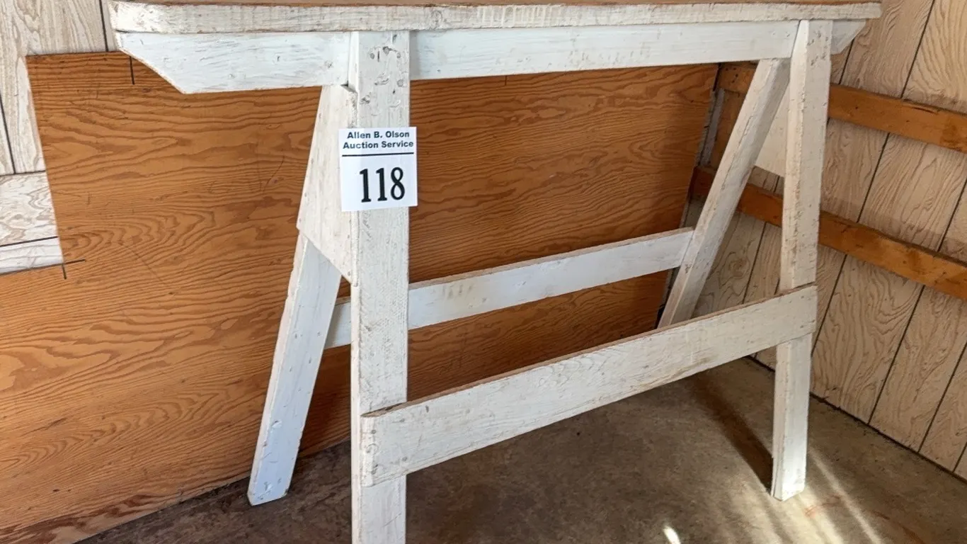 HARNESS STAND