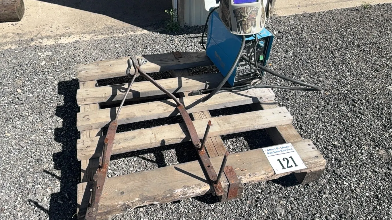 CLARKE MIG WELDER w/ AUTOARC WELDING HELMET, WIRE, & BALE FLIPPER