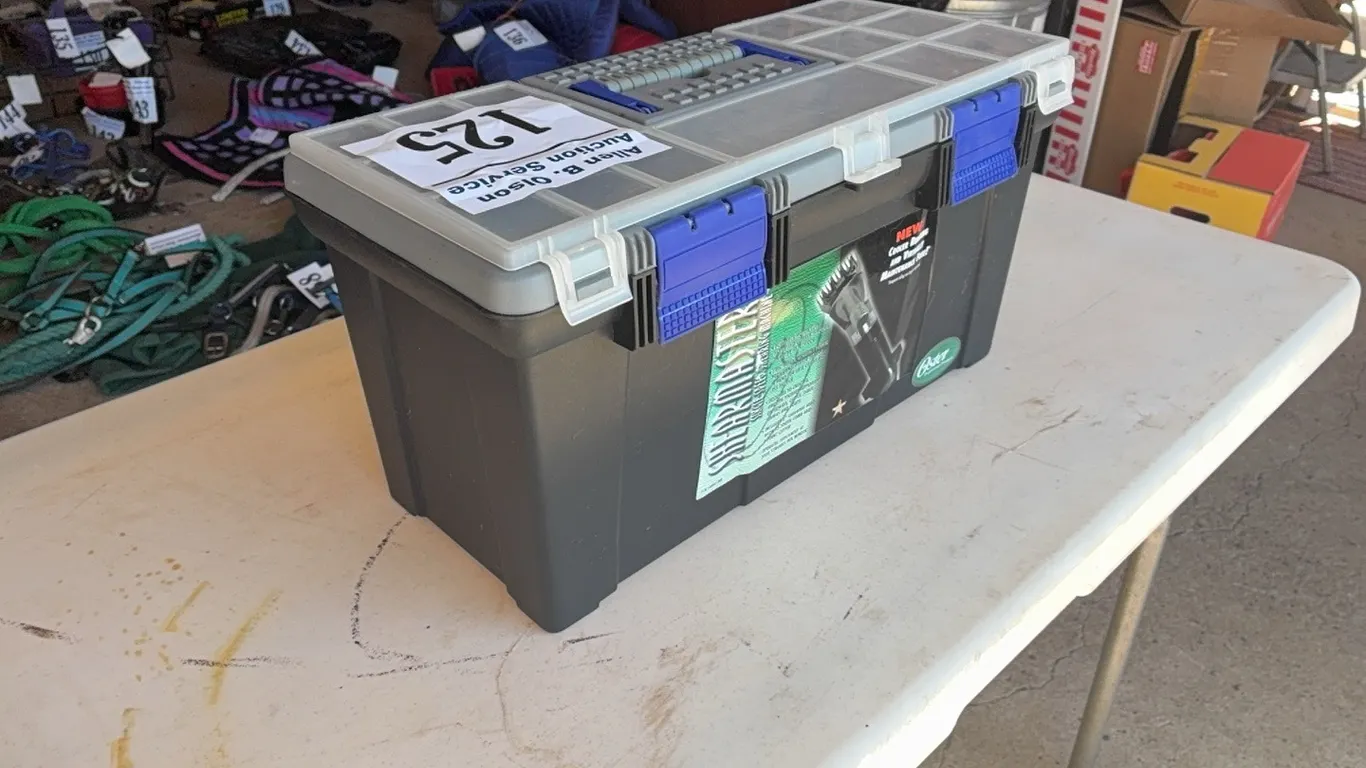 TOOLBOX w/ OSTER SHEARMASTER HORSE CLIPPERS