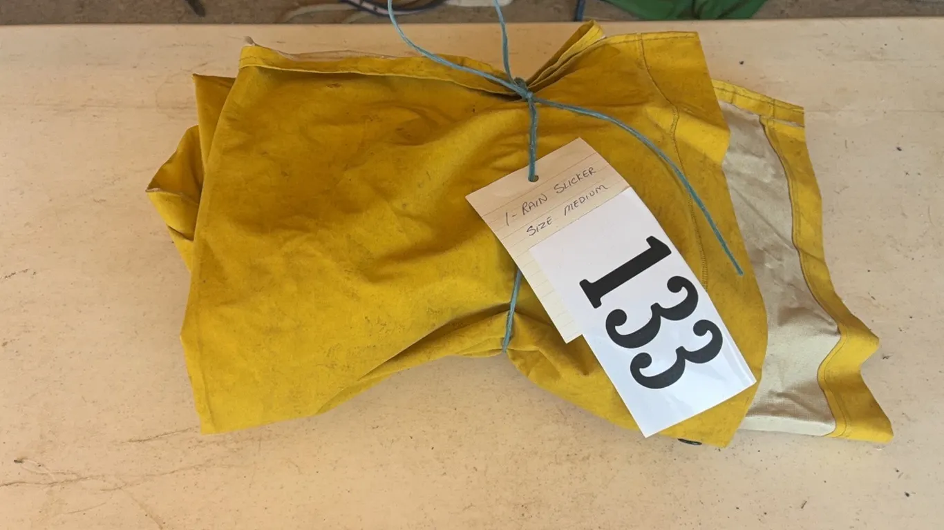1 RAIN SLICKER SIZE MEDIUM