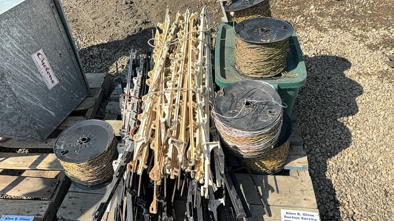 PALLET OF ELECTRIC FENCING MATERIALS - MANUAL IN OFFICE
