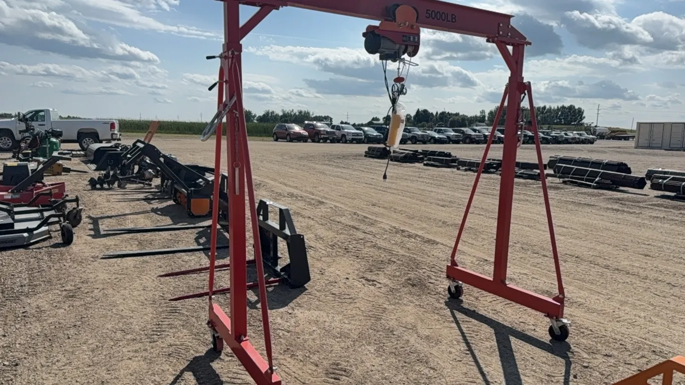 ID 0122 Gantry Crane on Wheels