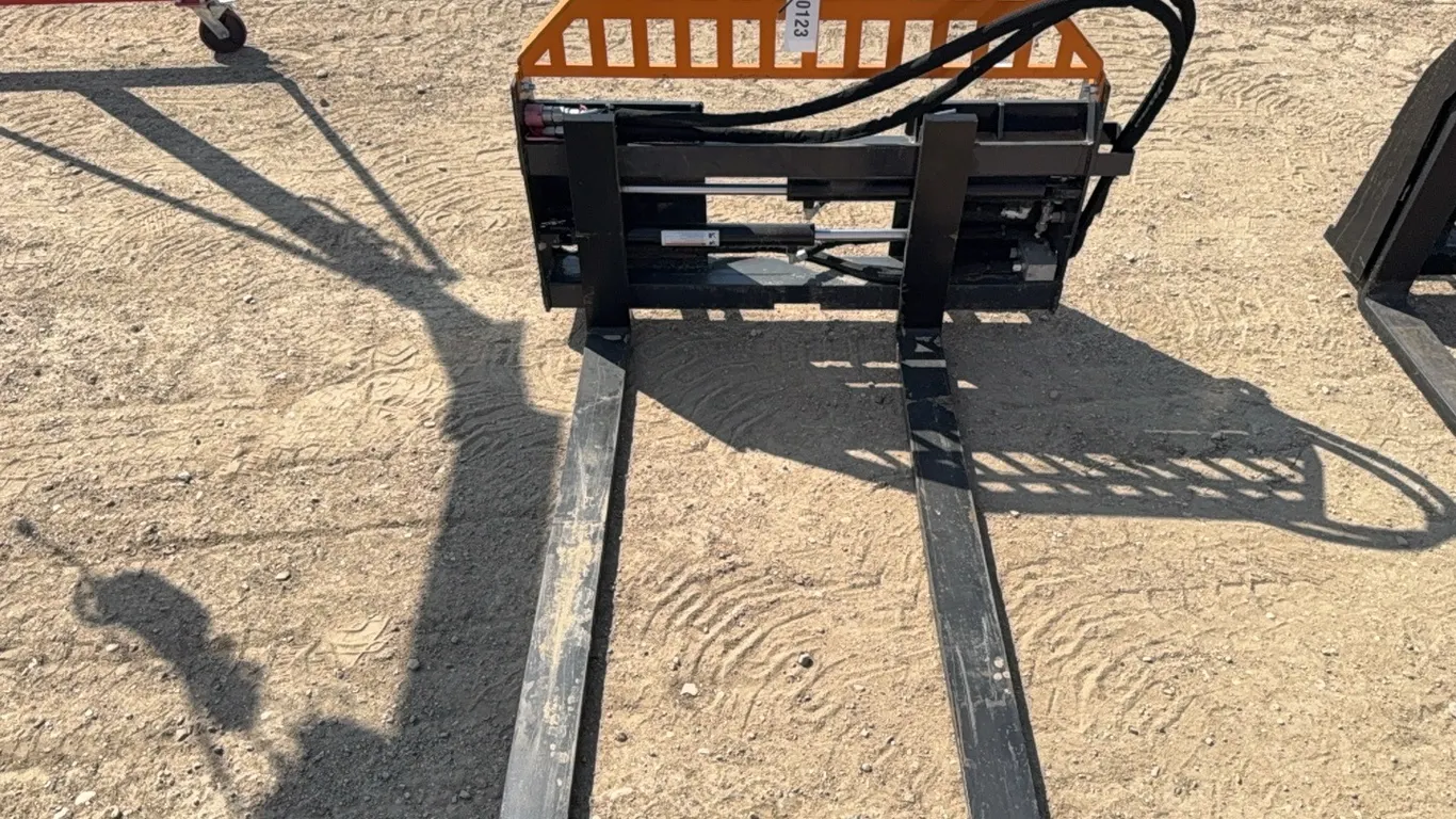ID 0123 Hyd Slide Pallet Forks