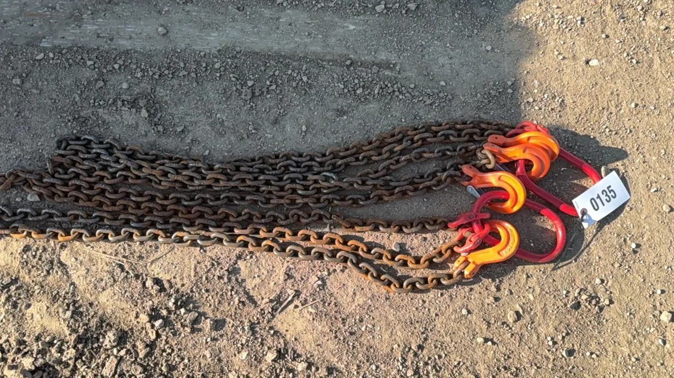 ID 0135 7ft Lifting Chains (2)
