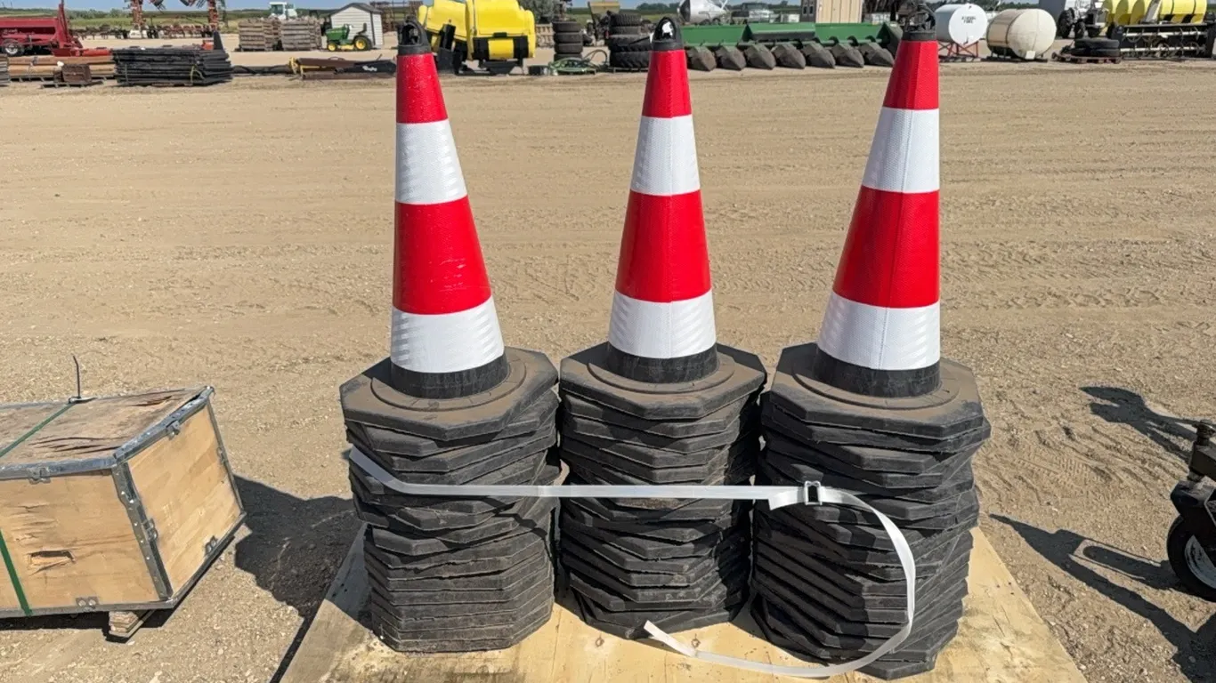 ID 0132 30in Heavy Rubber Reflective Cones (50)