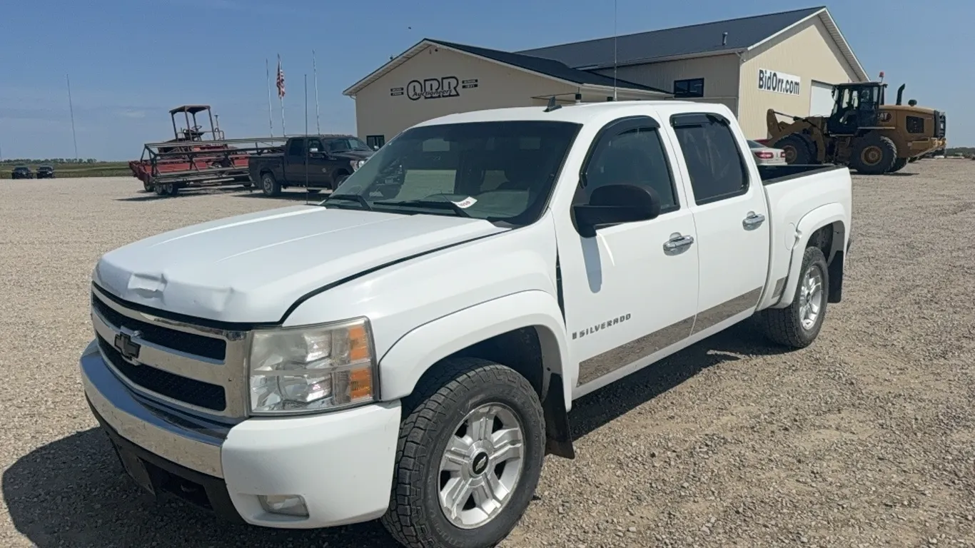 ID 0050 2007 Chevy 1500 Crew Pickup