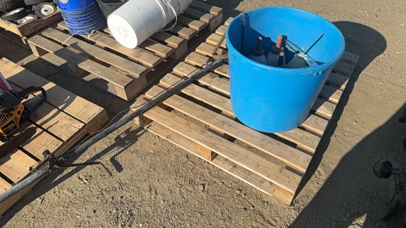 ID 0030 Calf Puller/ OB Chain & Hook/Head Snare/Milk Bottles