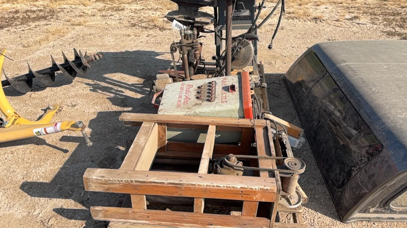 ID 4855 Pallet of Misc Shop