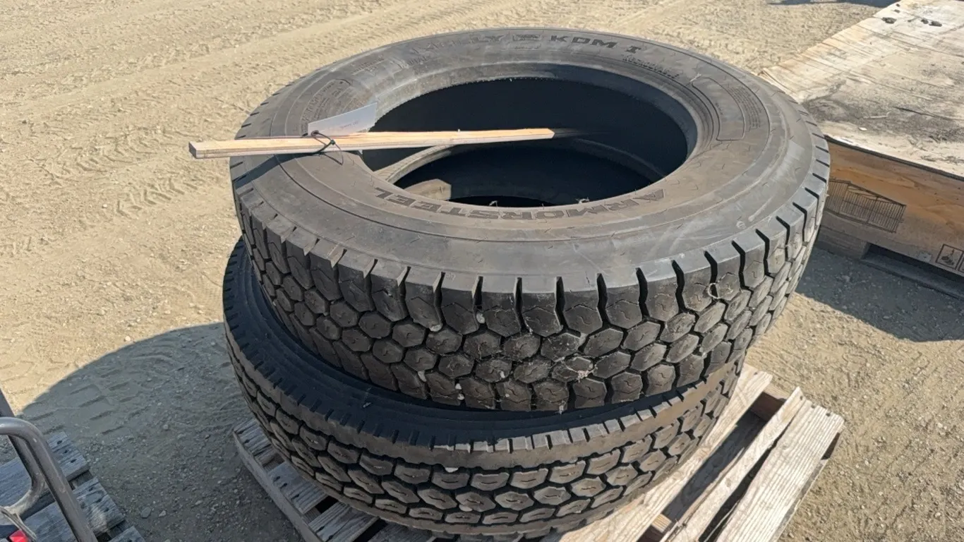 ID 0254 285/75R24.5 Tires (3)