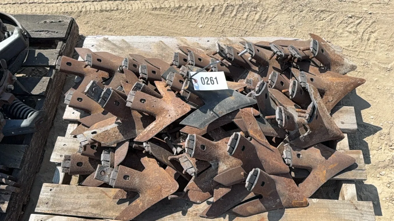 ID 0261 Nichols 9in Knock-on Shovels w/adaptors
