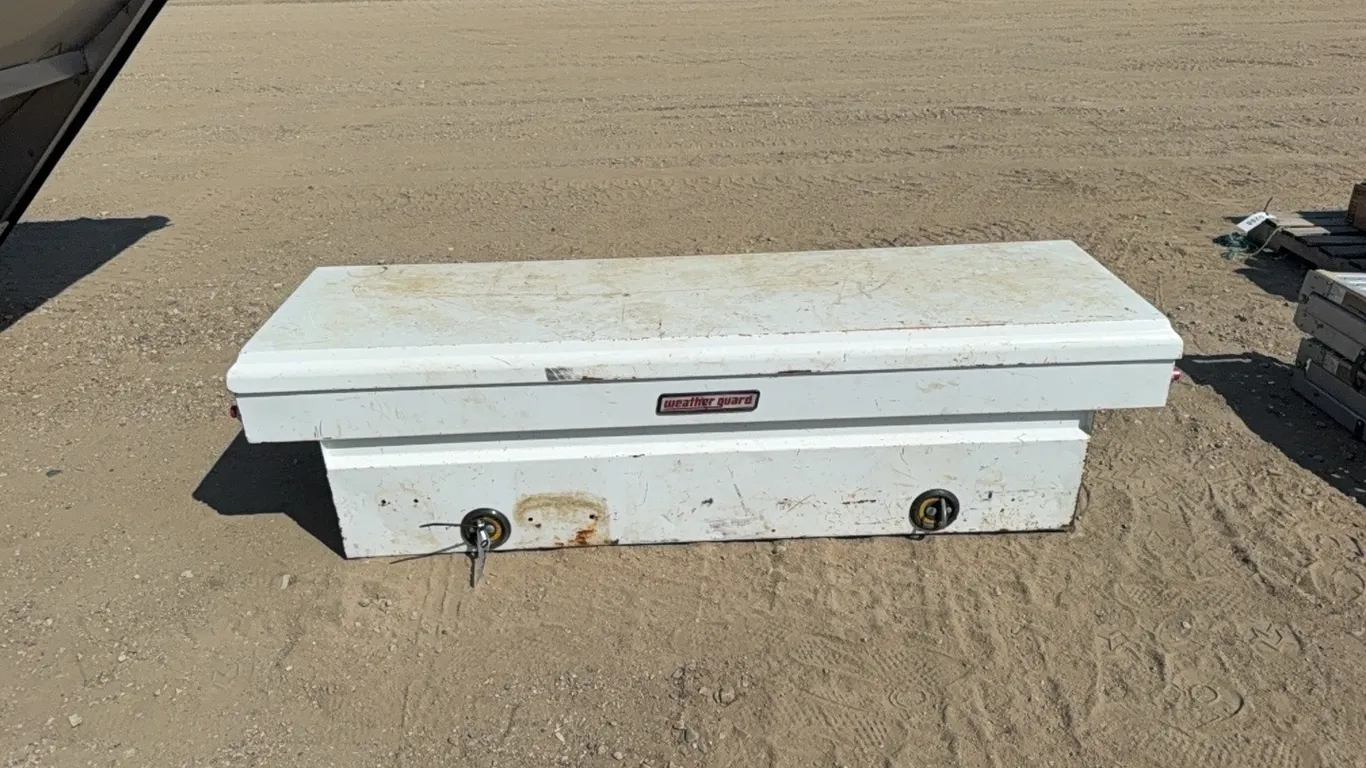 ID 0237 Full-sized Pickup Toolbox