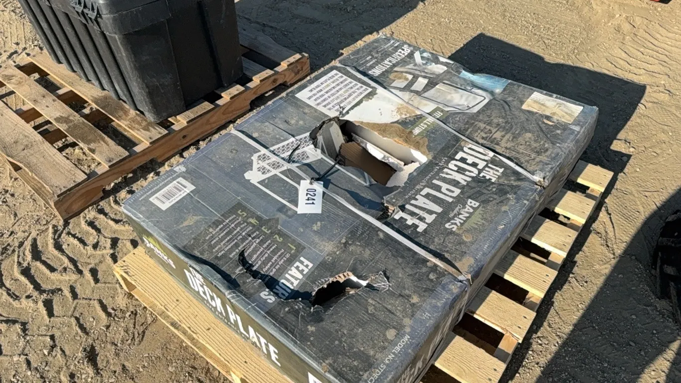 ID 0241 Banks Blind Deck Platform
