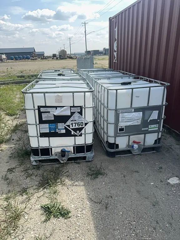 2 1000 litre totes