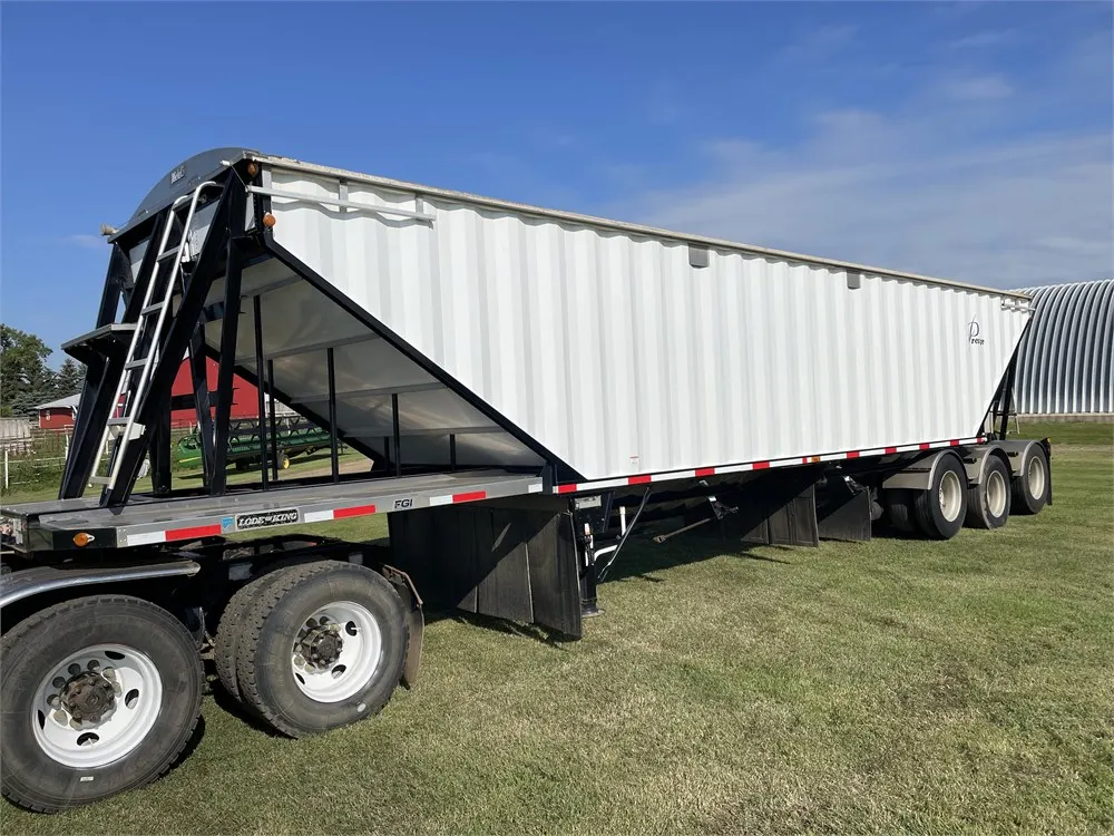 2011 LODE-KING Prestige 45 Ft. Tridem Grain Trailer, 1 Owner