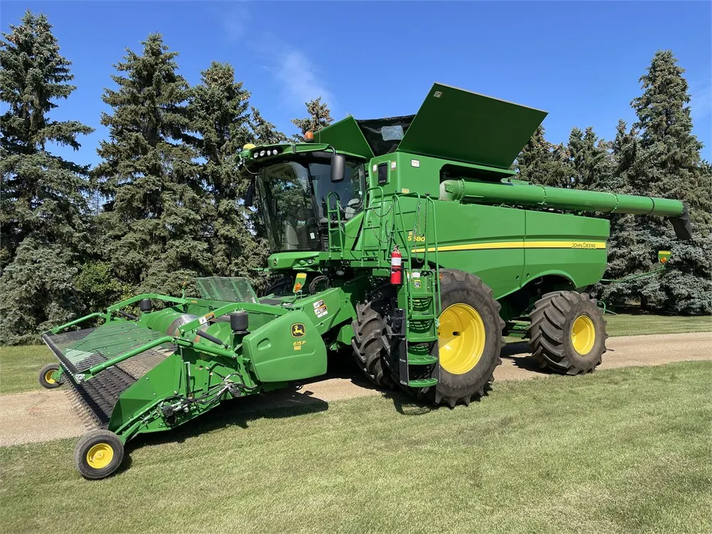 2016 JOHN DEERE S680 Combine w/ JD 615P Pickup, 1,024 Sep. Hours, 1,488 Eng. Hrs