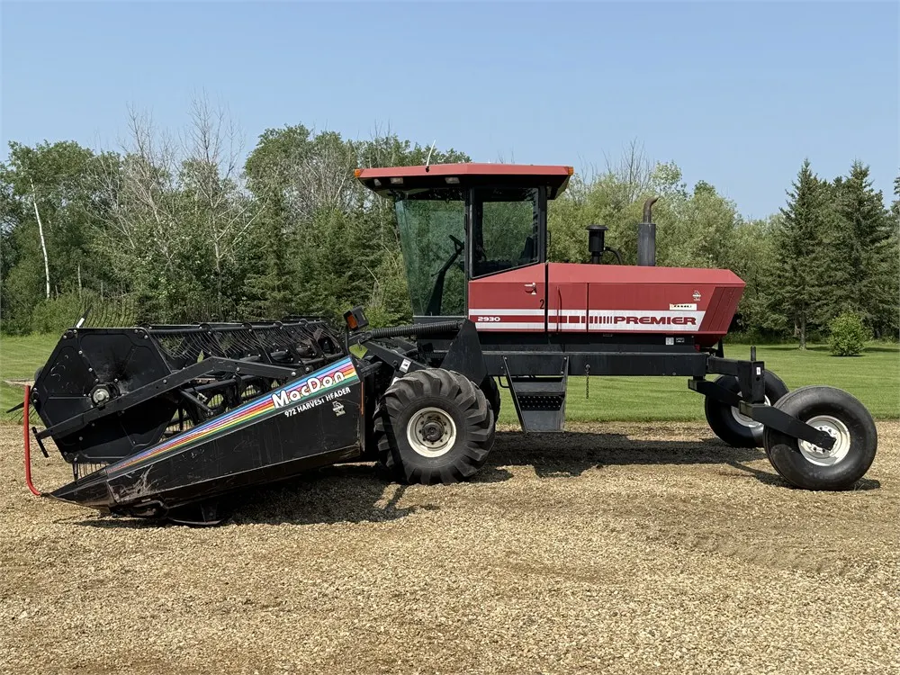 1999 PREMIER 2930 Swather w/ 1999 MacDon 972 Header, 25 Ft., 1,475 Engine Hours