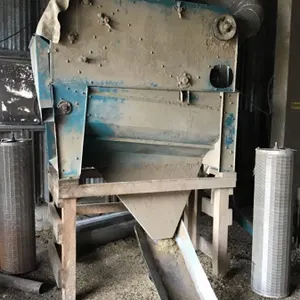 Carter Day roller 245 cleaner, approx 200 bu/hr, with multi screens, wheat, barley, lentils, flax, canola, oats, buckwheat, MOTOR NOT INCLUDED, see lo